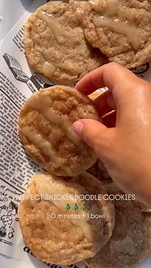 NEWWWWW 🎄SNICKERDOODLE COOKIES made with no dairy or eggs and with just ONE BOWL & 20 minutes ✨ Vanilla Cinnamon spice come together to elevate a traditional sugar cookie!! Yall … these cookies are INSANELY DELICIOUS and CHEWY & MOIST & everyone … everyone … everyone … will love them!! 🎅🏼 FOR THE EASY RECIPE 🔗 comment “snickerdoodle” and I’ll send you the recipe or if you’re watching from Facebook just go directly to peanutbutterandjilly.com/snickerdoodle-cookies/ #snickerdoodle #cookies #ch