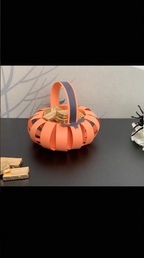 DIY Halloween basket ideas 🎃🧺 #halloweencraft #trickortreat #paperbasket #papercrafts #easycraft