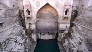 139K views · 3.4K reactions | Quand deux stars du plongeon extrême s'éclatent à Jodhpur, au Rajasthan, en Inde, ça donne ça ! 朗 C'est signé Orlando Duque & Rhiannan Iffland. | Adrénaline | Facebook