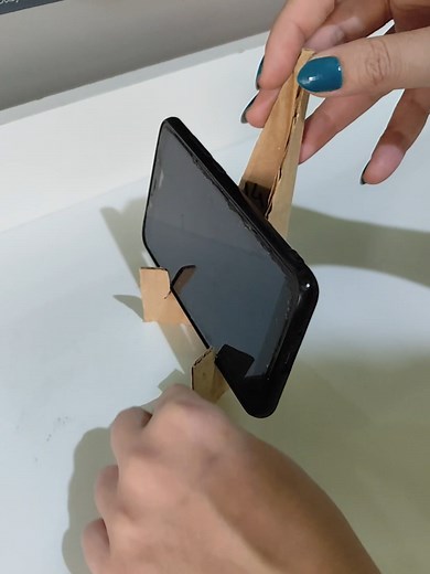 DIY Cardboard Cell Phone Holder Project