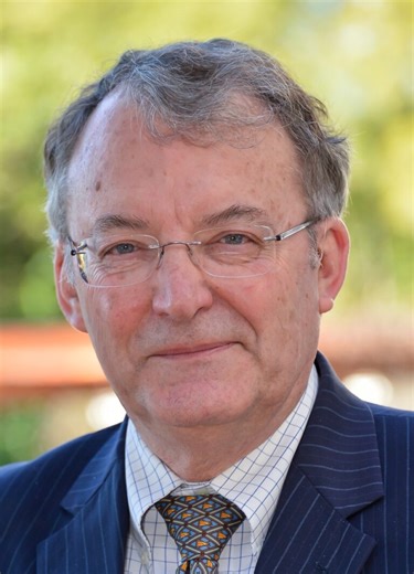 Professor's Research on Honey Bees Earns Royal Society of SA's Highest Honour