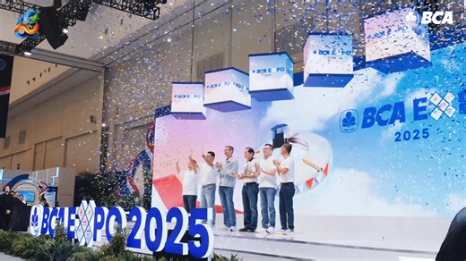 BCA Expo 2025 telah resmi dibuka! Berlangsung di ICE BSD City, Kab. Tangerang (Hall 5-10) 22-24 Agustus 2025 ya. Kamu bisa dapetin promo dan penawaran yang spektakuler disini! ✨ BCA Expo juga dilaksanakan secara online sampai 30 September 2025 melalui situs resmi expo.bca.co.id. Yuk simak highlight kemeriahan pembukaan acara BCA Expo 2025 agar kamu lebih dekat dengan kendaraan dan hunian idaman kamu! 💙 | Bank BCA