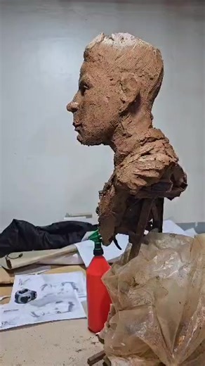 Ugandan artist Mr. Emmanuel Lwanga is sculpting a bust of Fr. Simeon Lourdel, popularly known as Fr. Mapeera. The completed bronze sculpture, which commemorates the first missionary in Uganda, will be installed at Munyonyo Martyrs Shrine this year. It was at Munyonyo in 1886 that Fr. Mapeera tried to seek an audience with Kabaka Mwanga. When he failed, he chose instead to pray and entrust the future Uganda Martyrs to Mother Mary of Sorrows before their journey to Namugongo for martyrdom. A few y