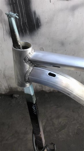 New project Custom paint trinx M100 MTB frame 💯🤙 lets put primer first 😁 #renzworkscustompainting #custompaintjob #paintnotwrap #bikerepaint #trinxm100