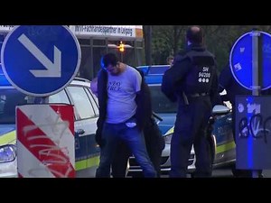 Leipzig : Straßenbahn bei Massenschlägerei demoliert