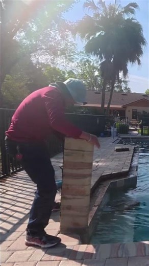 Canta muito tinha que cantar menos. #picina #service #indianocean #dog #demolition #pool