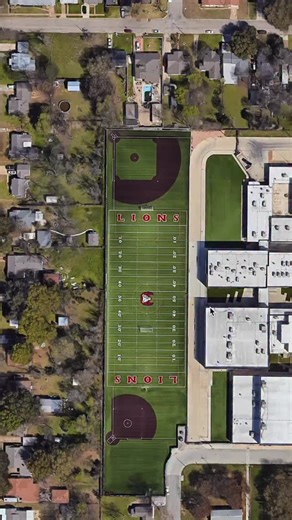 Five Points Vids on Instagram: "This field is on Ozempic"