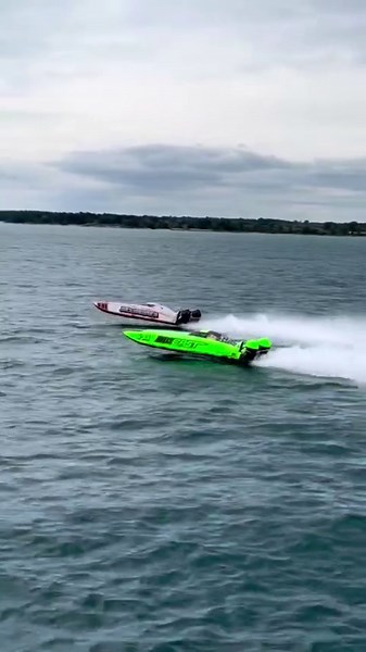 MERCURY RACING MIDWEST CHALLENGE — SUPER STOCK CLASS The highly-competitive Super Stock Class came down to the wire today between Team Jackhammer and Team Big East Construction, as Reese Langheim and Julian Maldonado managed to hold off the charging Big East Team of Cole Leibel and Gary Ballough. Congratulations Jackhammer on securing two first place finishes here at the Inaugural Mercury Racing Midwest Challenge in Sheboygan, WI. Video by Tom Leigh @tommygunimages / Speedboat Magazine @mercuryr
