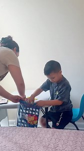 2.4M views · 21K reactions | Estoy contenta con ella, mi hijo lleva dos días de terapia y es normal que actúe así porque no la conoce, pero créanme que su segundo día fue mucho mejor, #fypシ #autismoconamor #specialneedsmom #autismfamily #MomLife #inclusión #autismacceptance #autismoinfantil #autismawareness #Autismo #autismonivel2 里 | Autismo una luz en el camino | Facebook