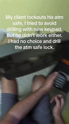 2 .S&G lock stop working on the ATM. I tried first with new keypad but didn’t works out, I had no choice and drill the safe lock open. #drill #ATM #cashmoney #bussines | Calabrese