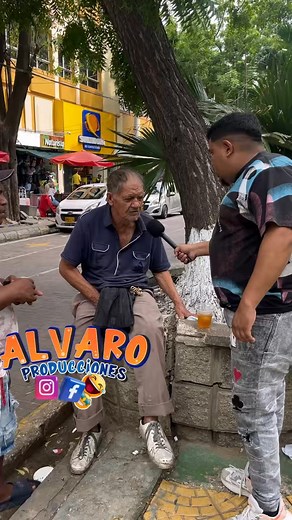 De qué color es el pollito 🐥 amarillo 😂 #viral | Alvaro Producciones