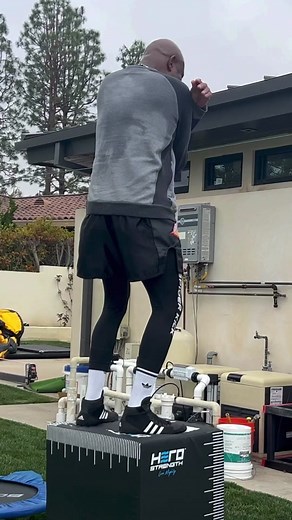 Rotina com @kalylsilva / morning routine #andersonsilva #morning #training #treino #kickboxing #silvas