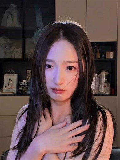 Yanyan douyin update What are you doing🤭😚 #tanyanyan #tanyanyan谭盐盐 #fyp #douyin #trenddance