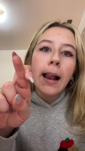 not me getting so close to the camera half the vid 😭😭 henna is from @TheHennaGuys Natural Haircare #henna #eyeliner