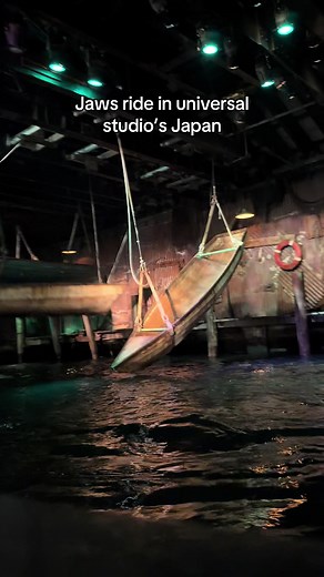 Experience the Jaws Ride at Universal Studios Japan