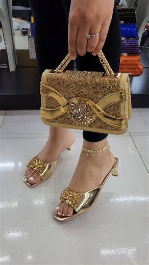 Ijaola Mojisola Helen on Instagram: "#22k💥 Elegante🔥 Sizes 37-42💥 True to size Outing purses available in Colours #20k to #26500💕All Are you aware our GIFT CARD/ SHOPPING VOUCHER 🎁 is the best you can gift a female loved one? It earns the recipient the luxury to shop any item of their choice from our wide varieties of items. CARD does not expire. It ranges from 50k to 500k. Whatsapp any of our SALES rep to order or use the WEBSITE. WE PROCESS AND DISPATCH ORDERS WITHIN 24HRS--48HRS. Click t