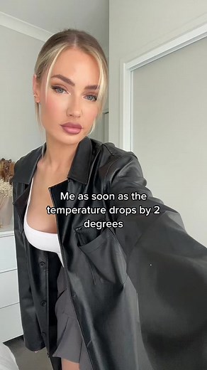 Queen of the ‘pulling the skirt up’ pose in every vid 🙃 #ootd