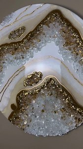 ✨ Geode glam incoming! ✨ 😍 Watch how MEYSPRING's White Chalcedony comes to life in a mesmerizing resin geode reveal by @resinartbymariah! From shimmering layers to sparkling details, every moment shows off the magic of MEYSPRING pigments in motion! 🥰 Isn't this golden white hue perfect for this color palette? .. #MeyspringPigments #GeodeArtist #ColorScheme #GeodeResin #GeodeResinArt #ResinArtistsOfInstagram | Meyspring