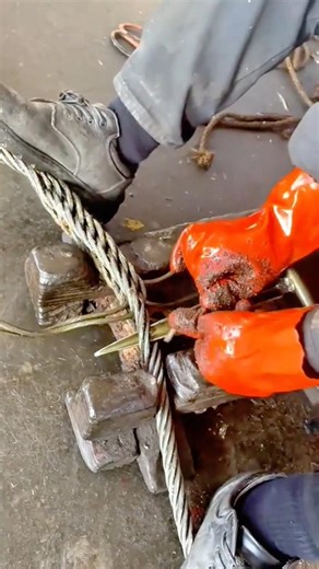 Manual Steel Wire Rope Braiding Process for Strong and Secure Binding #shorts