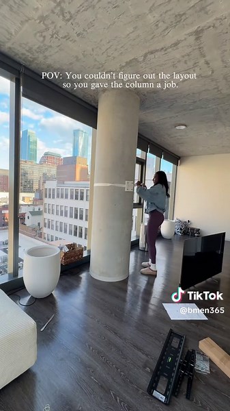 Bri the builder 👷🏾‍♀️🤣 Mounting this TV onto the column was a lot easier than I thought! #newapartment #Fyp #chicago #homedecor #movingcities