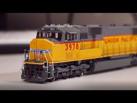 Athearn HO Scale Union Pacific SD70M Unboxing