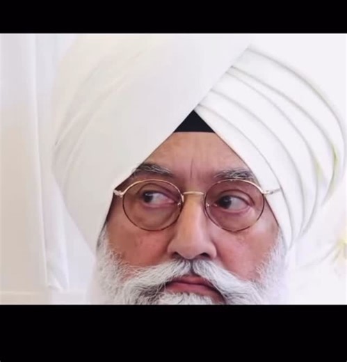 🦋🙏🏻Radha_soami_ji🙏🏻🦋 on Instagram: "🦋✨🙏🏻Radha soami pyare baba ji✨🙏🏻🌸 #radhasoami #viralvedio #santmat #radhasoamiji #radhasoamisatsangbeas"