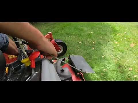 Speedtrap® Chute blocker product demo on an Exmark Lazer Z