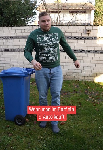 Wenn man im Dorf ein E Auto kauft 😂 #nikolaj #dorfleben #dorf #dorfkind #elektroauto