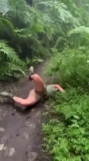 The moment it all went downhill #fail #hiking #muddy