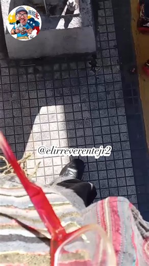 Roberto Cassiram on Instagram: "🚨 DENUNCIA CIUDADANA | TRANSPORTE PÚBLICO SIN CONTROL 🚨 Hoy denuncio públicamente el abuso, maltrato y arbitrariedad ocurridos en la ruta Petare – La Pastora el día 23-12-2025, entre 8:00 a.m. y 9:00 a.m. Durante el recorrido, los usuarios fuimos obligados a pagar una tarifa ilegal, muy por encima de lo establecido en la Gaceta Oficial N° 43.218, en clara violación del artículo 118 de la Ley de Transporte Terrestre. Al reclamar este abuso, el colector de la unid