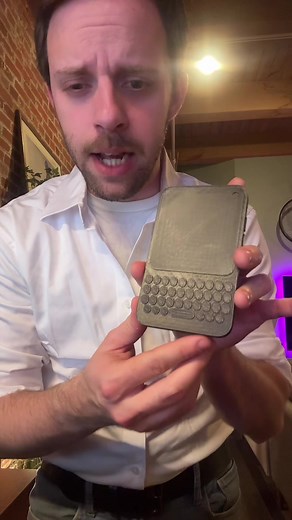 Clicks Communicator vs Unihertz Titan 2 Elite: A Review