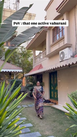 Aarti Rajput | Vahurani to juo 😝 Saree @gurukrupa_boutique_ #aartirajput #comedy #ahmedabad #comedyvideos #vahurani | Instagram