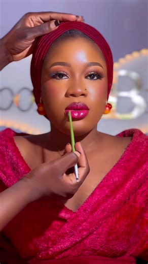 Stunning Morning Makeup Tutorial by Saki