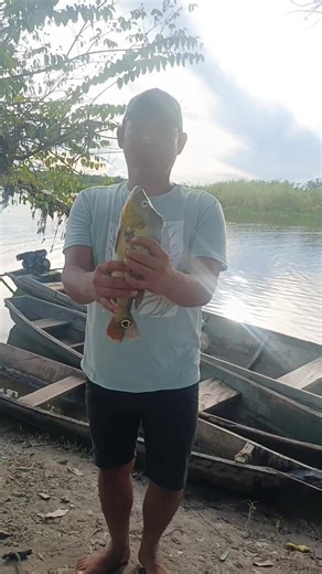 besando a mi tucunare