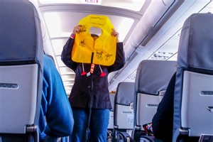 Why you should NEVER inflate life jackets on a plane even if crashed on water