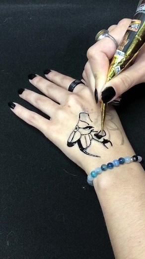 ¡Descubre lo fácil de hacer tatuajes temporales con nuestra tinta de henna natural!