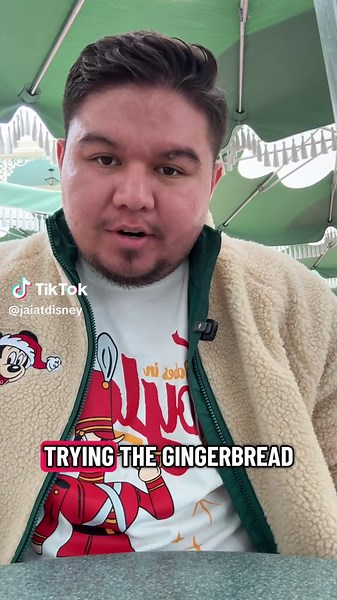 🎄NEW 🥞 I devoured the incredible Gingerbread Pancakes for breakfast at @Disney Parks ! They come with Gingerbread Sauce, Spiced Streusel and Vanilla Chantilly Cream, plus your choice of Bacon or Sausage. I'm giving them a 9/10 - the only thing missing was eggs! 📍 River Belle Terrace 🥞 Gingerbread Pancakes 💳 $17 #disneyfood #disneyfoodie #disneyeats #disneyholidays #disneylandresort