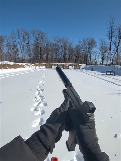 It was supposed to be a rifle only stage but I figured id throw a can on the glock 17 and have a go