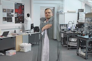 University invents world’s first invisibility cloak