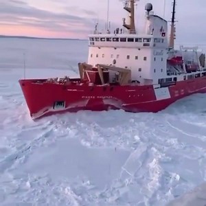 🇨🇦 Canadian Ice Breaker, Breaking Ice 👉 check out https://www.canadamemes.com for #canadian #memes | Canada Memes