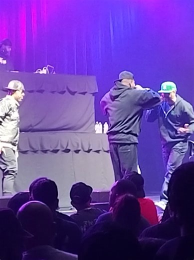 @Buy TICAL @ticalofficial8 @Redman @StreetLife & #DjMathematics performing Grid Iron Rap/Bring The Pain 👐 🐝 🔥🎙️ @Wu-Tang Clan #realhiphop #redman #methodman #tampa