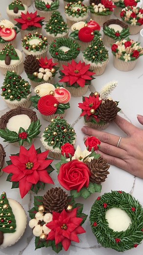 235K views · 4.5K reactions | You all said it wasn’t too soon for Christmas content… so there will be no holding me back now  Here’s a beautiful blend of my two latest tutorials: The Ultimate Christmas Collection and The Stemmed Garden. Each tutorial is pre-recorded and available online, so you can learn step-by-step and revisit the lessons anytime you like.  www.kerrysbouqcakes.co.uk | Kerry's Bouqcakes | Facebook