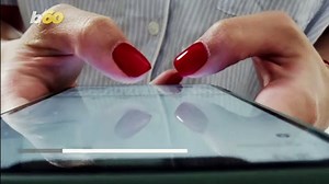 Fixing Your Cracked or Scratched Smartphone Screen With Toothpaste