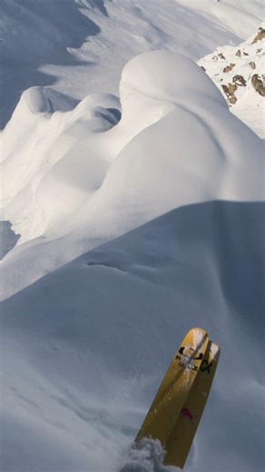 Finn Bilous navigating these AK spines with absolute precision whilst filming for the latest Legs Of Steel film 😳 | Red Bull Snow