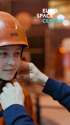 Découvrez le Free Fall Slide, notre chute libre qui culmine à près de 10m de haut ! #chutelibre #freefall #vrijval #astronaute #space #espace #ruimte