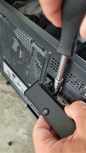 GeForce RTX & NVMe SSD Installation #shorts #ssdm2 #pcbuild