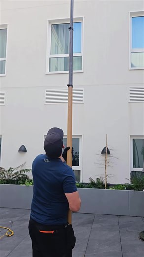 window cleaning at its best 👌 #windowcleaning #windowcleaninglife #videoviral #tictok #highlevelwindowcleaning #followformore #freequotation