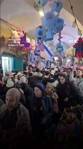 Israeli settlers dance provocatively under Israeli army protection near Al-Aqsa Mosque