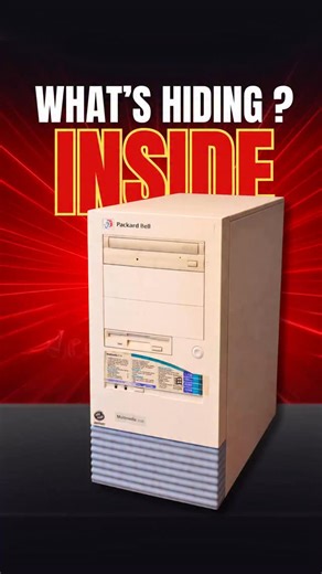The Packard Bell Multimedia D135 is an OEM mid-90s system built on a Socket 7 architecture, typically powered by Opti or VIA chipsets. It represents the transition from late 486 platforms into the fully multimedia-oriented Pentium era. This machine is a strong example of the hybrid OEM environment of the 90s: partially standard, partially proprietary, and very dependent on Packard Bell-specific layouts and drivers. A fascinating unit for technicians and retro-computing analysts. #retro #packardb