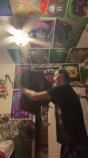 Not me rolling my eyes bc I thought I did the trick wrong but I actually did it right LOLLL buzzsaw color switch & I are not friends rn🤣 #flowstar #flowstate #flowarts